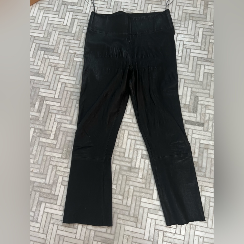 https://www.sprwmn.com/products/ankle-flare-w-princess-seams-black